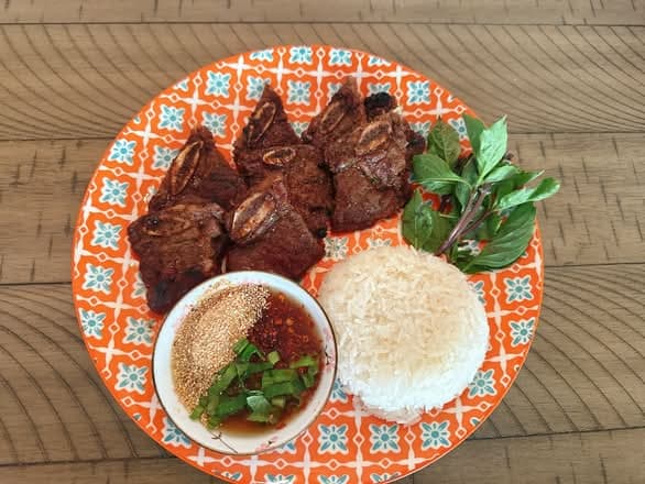 Khao See Krong Nue Yang served at Senlek Thai Rice & Noodles.